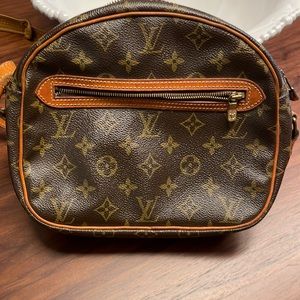 Great condition on outside. Inside has some wearing.